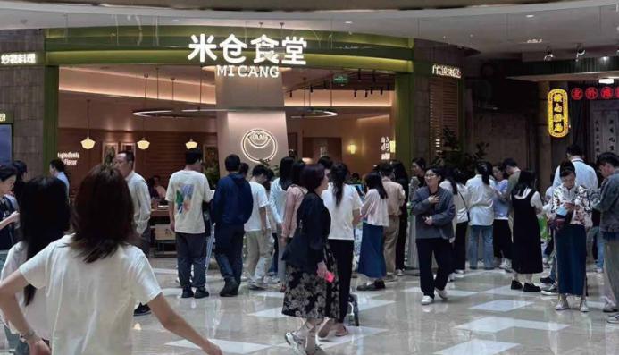单店月营业额170万+ 闭店狂潮下,它凭什么开一家火一家?